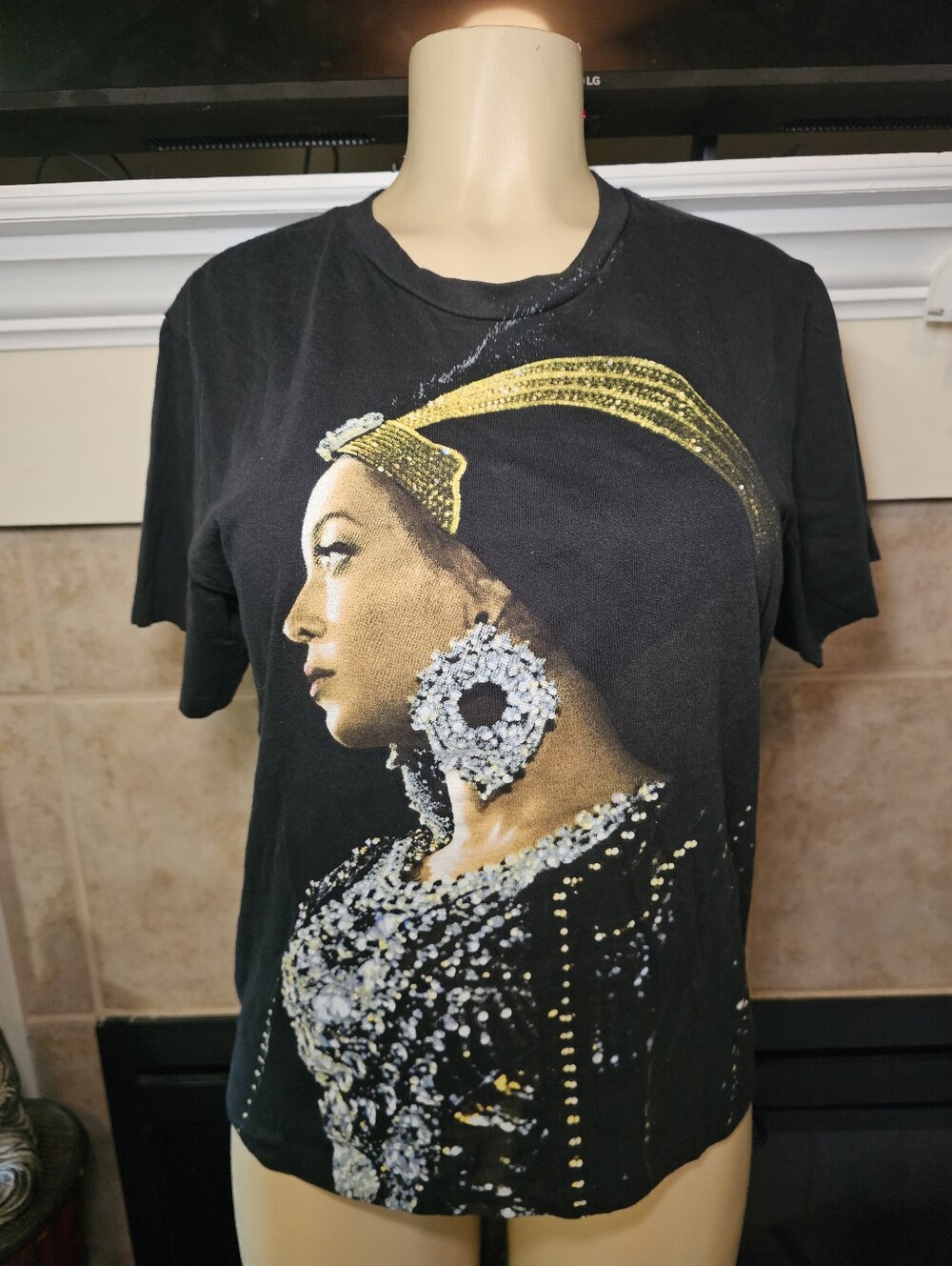 Authentic Beyonce BeyChella Nefertiti 2018 Coachella Homecoming Shirt. Small